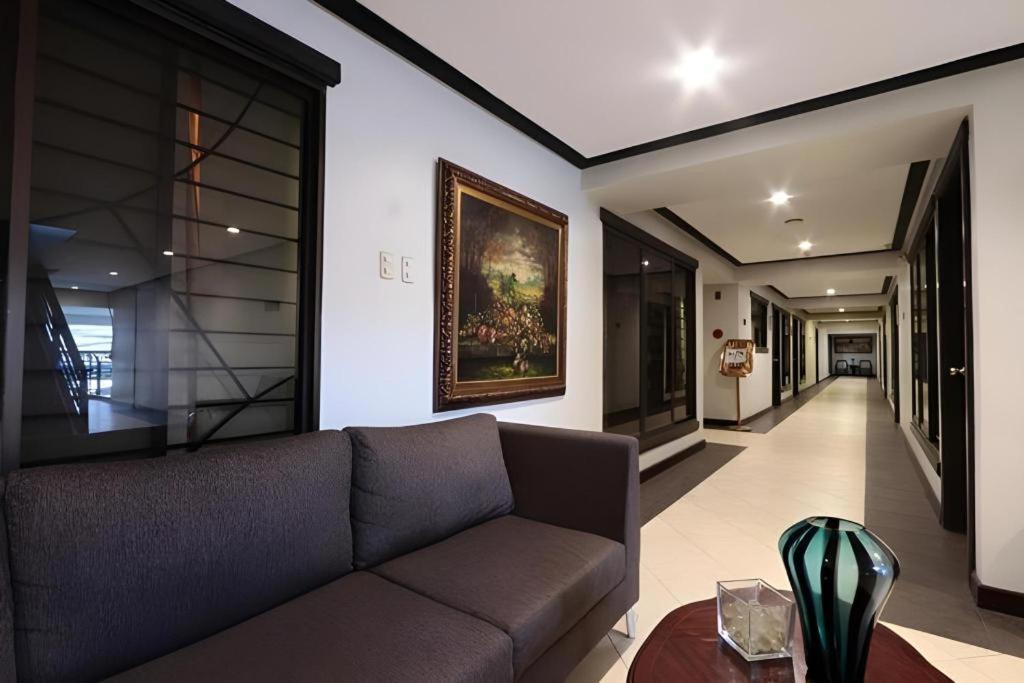 D' Leonor Hotel Davao City Buitenkant foto